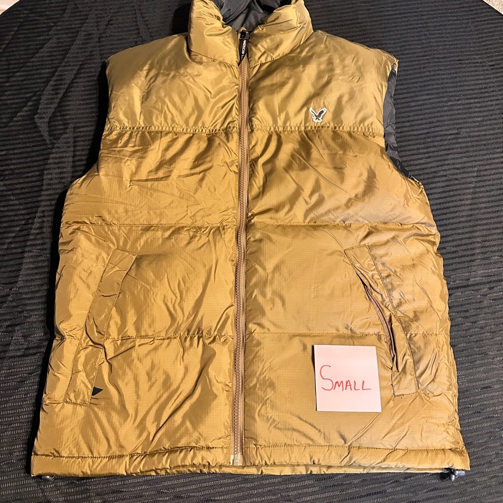 American Eagle Outfitters Gold Puffer Vest - Picture 1 of 1